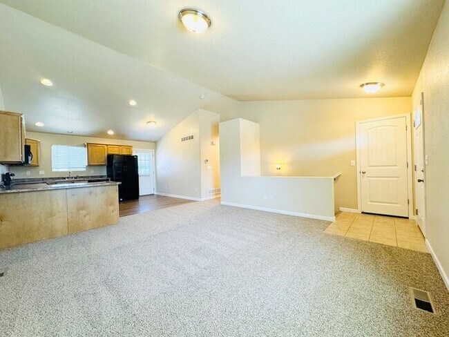 Foto del edificio - Spacious Ranch Style Home with 3 Bedrooms ...