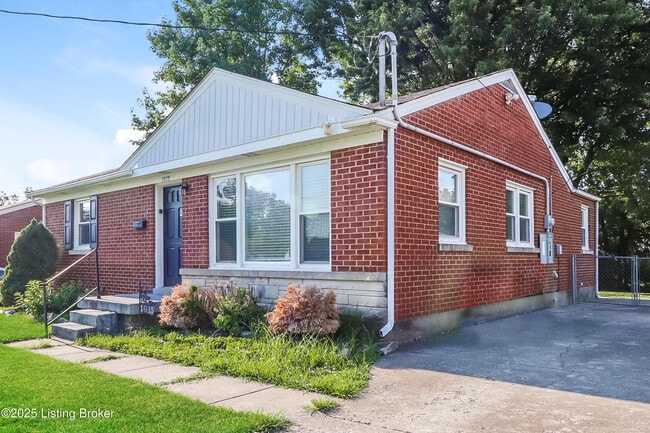 Building Photo - 1615 Stafford Ave
