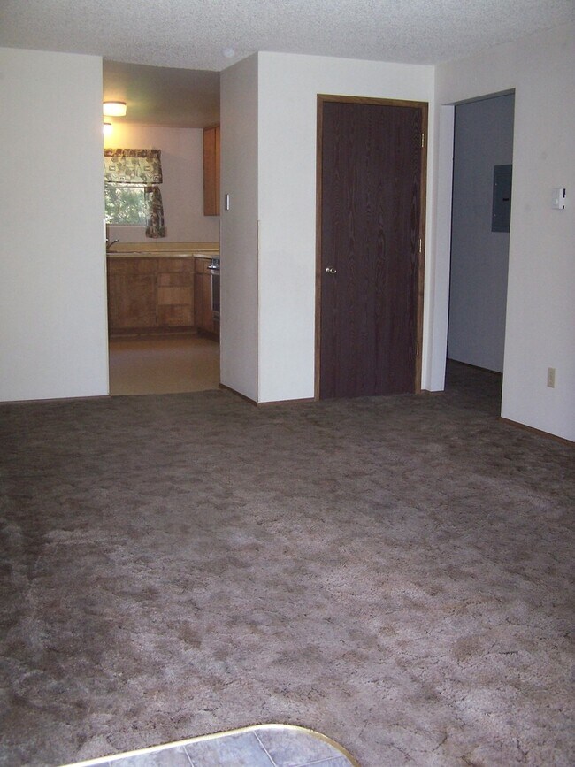 Foto del edificio - 2 Bed/1 Bath Unit Located in SE Bend Triplex