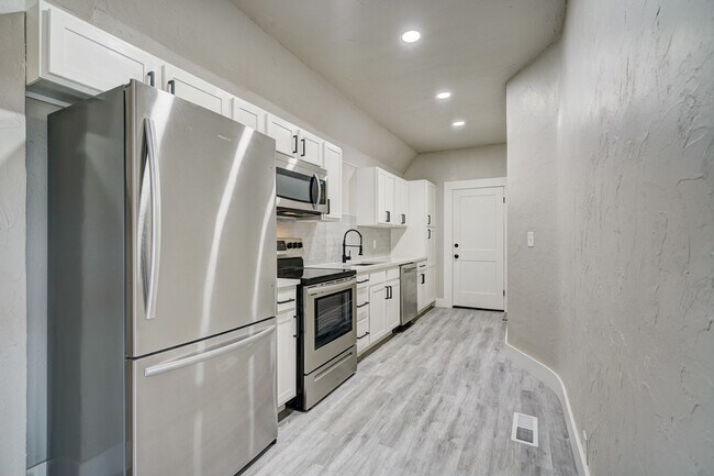 Foto del edificio - 324 NW 24th St