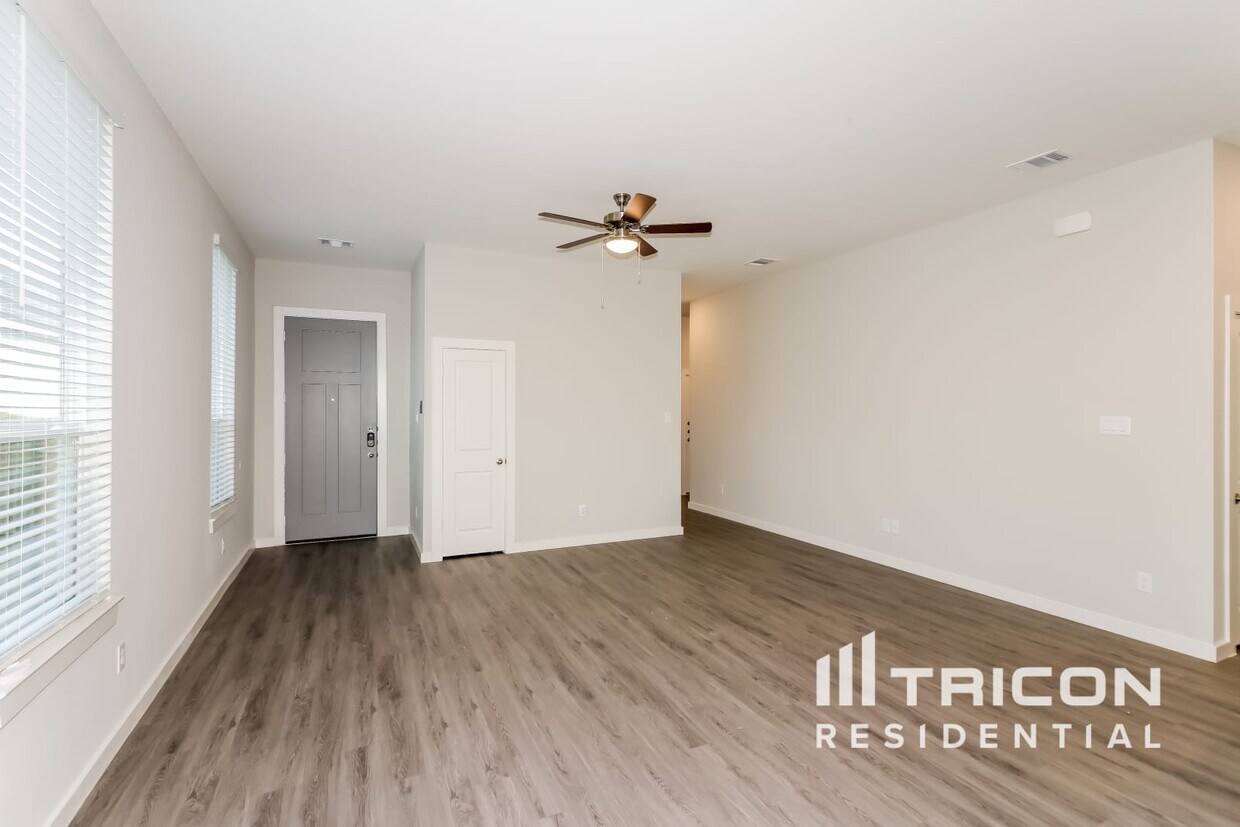 Foto principal - 2418 Foster Hl Rd