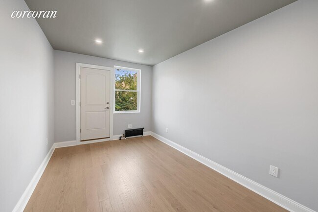 Building Photo - 17 70th St