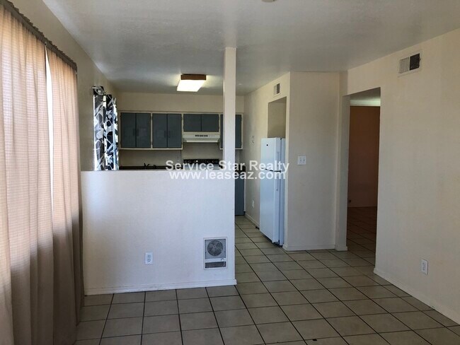 Building Photo - 2510 E Pueblo Ave