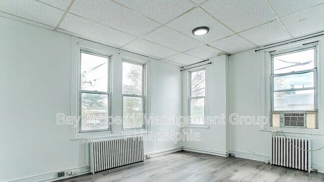 Foto del edificio - 1649 Allengrove St