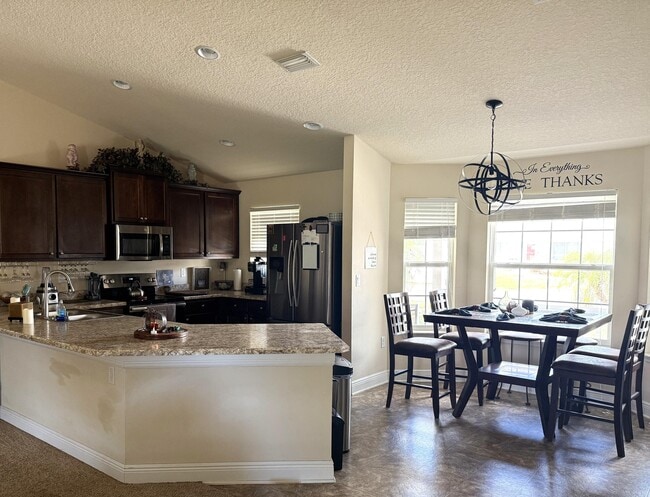 Building Photo - 2177 SE Dolphin Rd