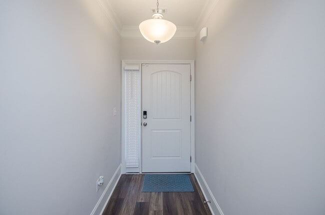 Building Photo - 2370 Bundoran Dr