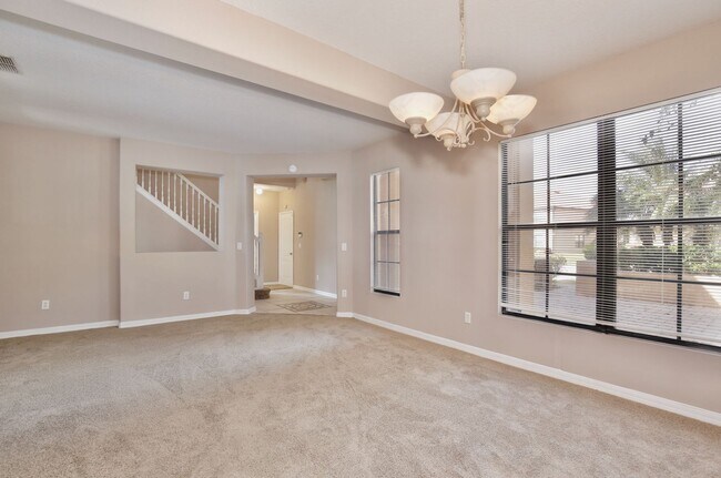 Foto del edificio - Spacious 5/4 Two Story Home with a Lake Vi...