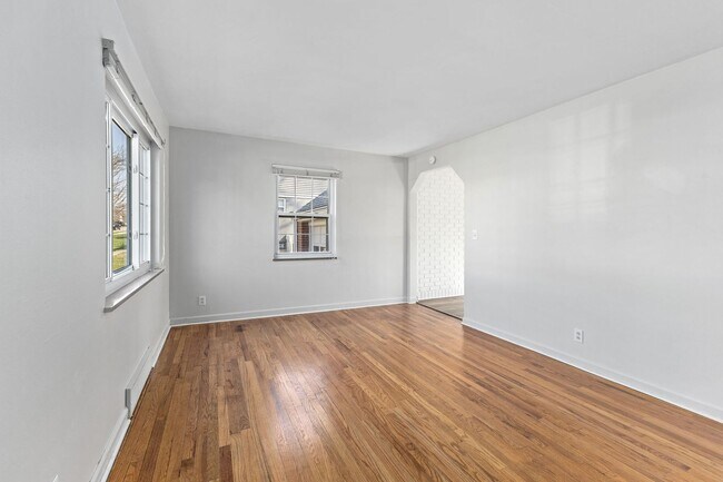 Building Photo - MADERIA- Charming 3 Bed Cape Cod w 1 car g...