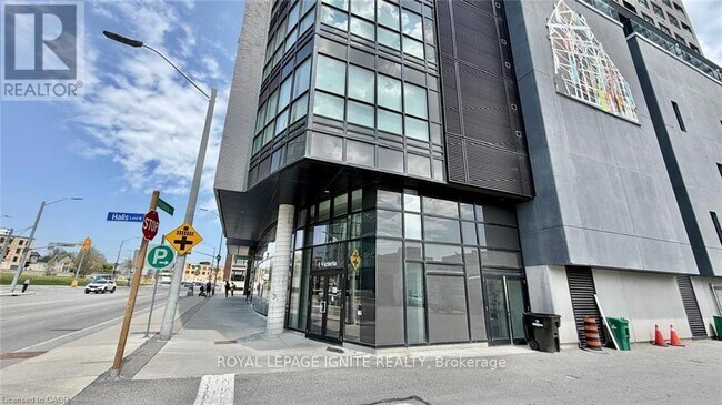 Photo du bâtiment - 1 Victoria St S