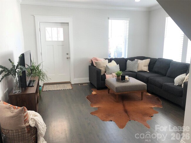 Foto del edificio - 2117 Kirkwood Ave