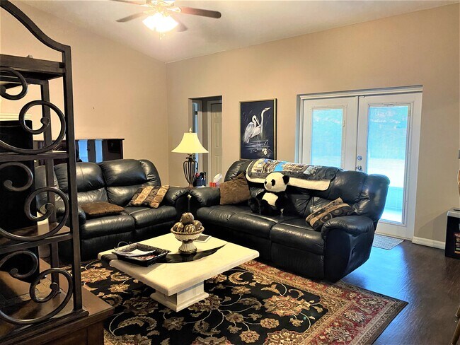 Building Photo - 4635 Great Blue Heron Dr