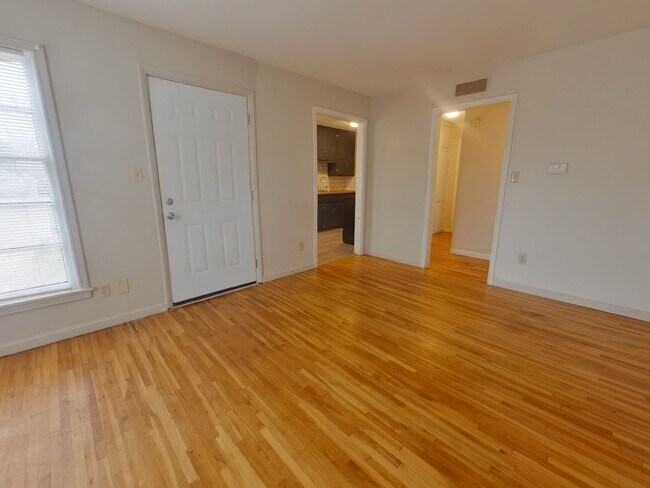 Foto del edificio - 1823 N Jeanette Ave