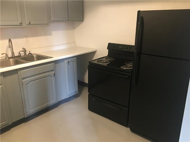 Foto del edificio - 203 Bantam Ridge Rd