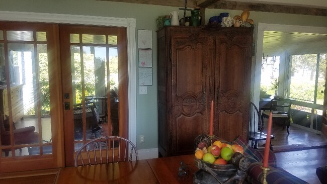 Foto del edificio - 53 Falls Bridge Rd