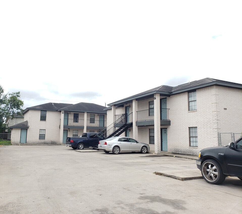 Foto principal - 909 W. Caffery