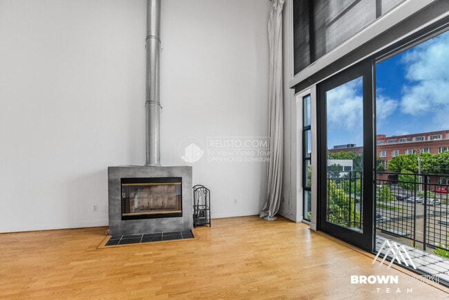 Building Photo - 161 Gilbert St