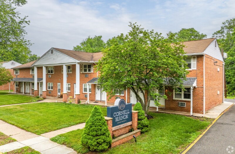 Primary Photo - 319 Columbia Ave