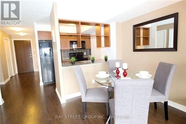 Building Photo - 181 Village Green Square