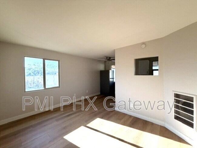 Foto del edificio - 145 Stewart St