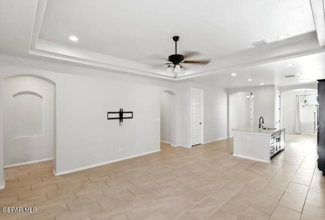 Building Photo - 1126 Gaitan St