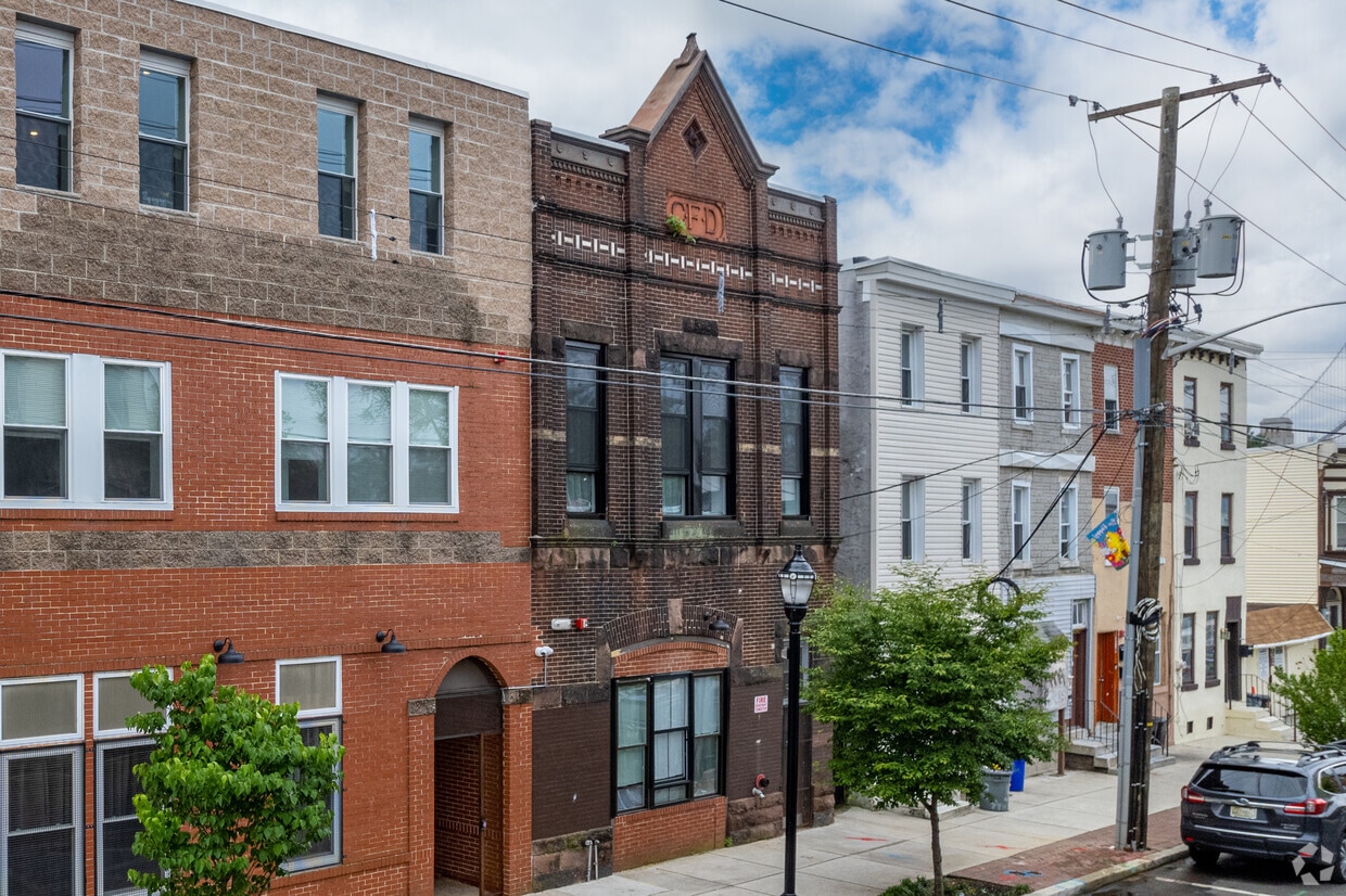 Primary Photo - Firehouse Lofts
