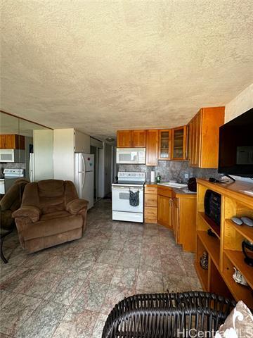 Building Photo - 85-175-175 Farrington Hwy