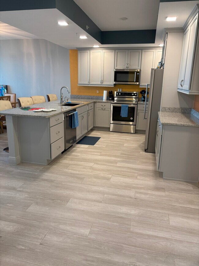 Kitchen - 260 Hidden Bay Dr