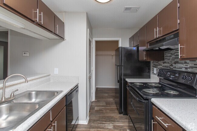 2BR, 2BA - 1094SF - Polo Club Apartments