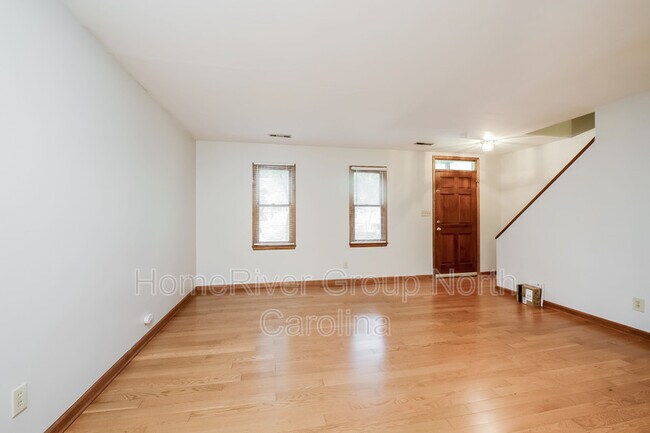 Building Photo - 304 Walnut Hollow Ct