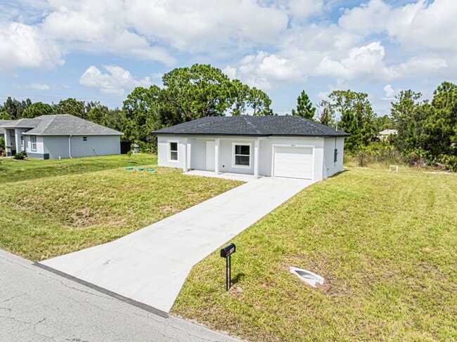 Photo - BRAND NEW- ONE OF A KIND-CUSTOM BUILT ONE ... House