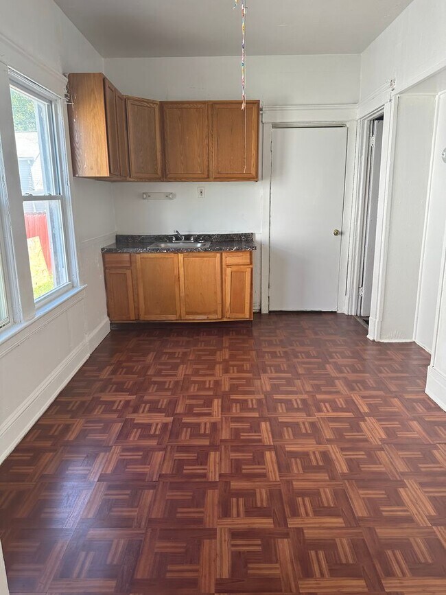 Foto del edificio - 3bd Single Cleveland Cash Pay
