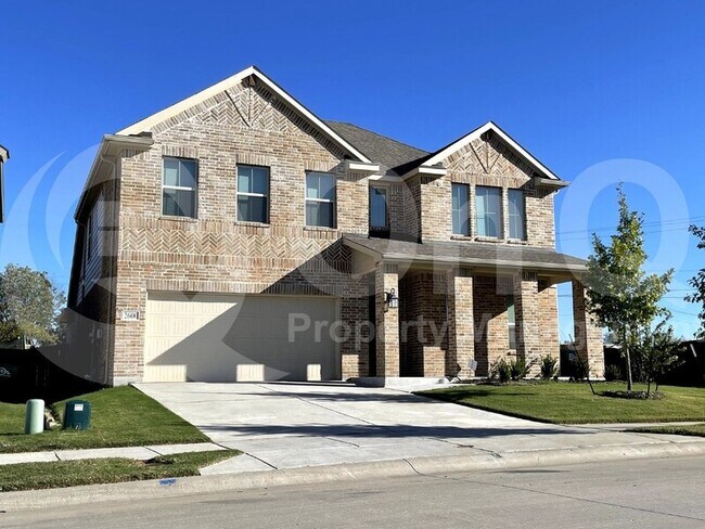 Building Photo - 2600 Briarhurst Ct