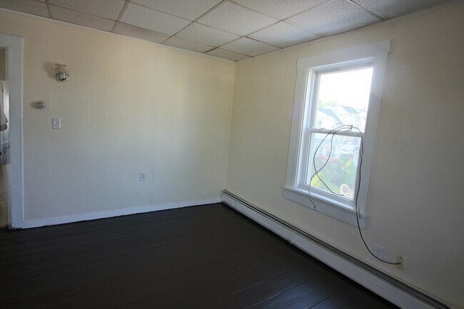 Building Photo - 76 Wallis St