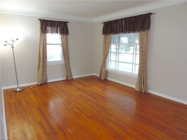 Building Photo - 25451 Zeman Ave