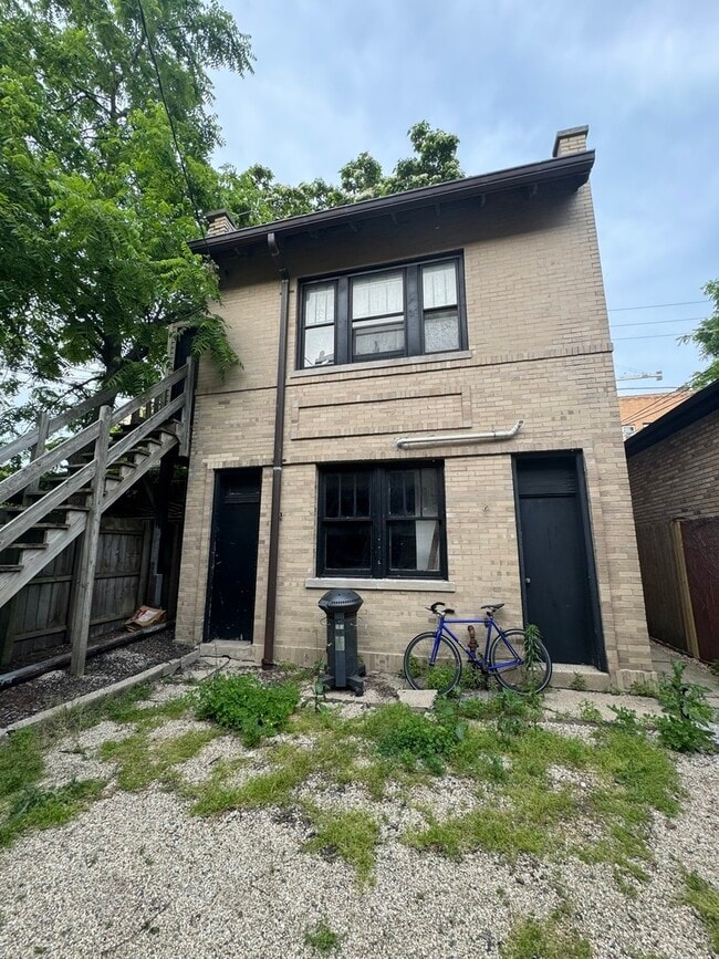 Building Photo - 5135 S Dorchester Ave