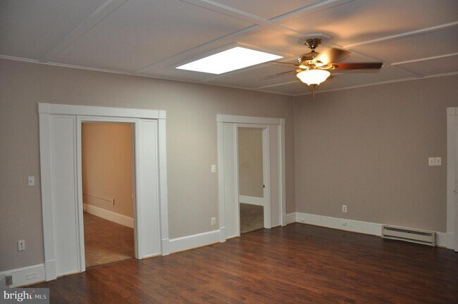Building Photo - 216 E Madison St