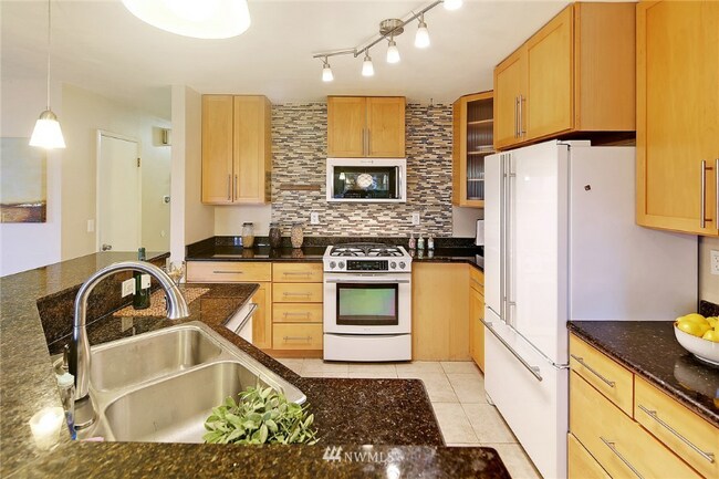 Foto del edificio - 8110 7th Ave SW
