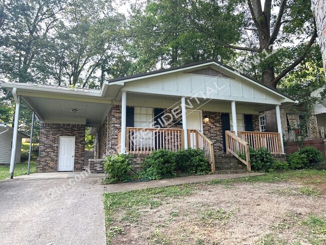 Building Photo - Cozy 3-Bedroom Home Near Shopping Centers ...