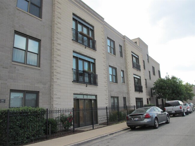 Building Photo - 750 North Willard Court