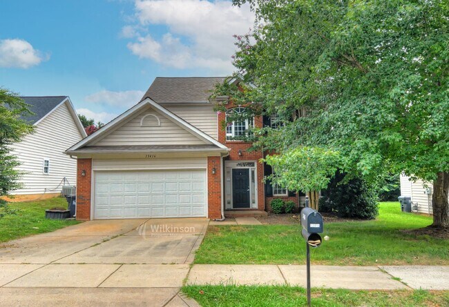 Building Photo - Huntersville Move-In Rady 2-Story 3br/2.5bth