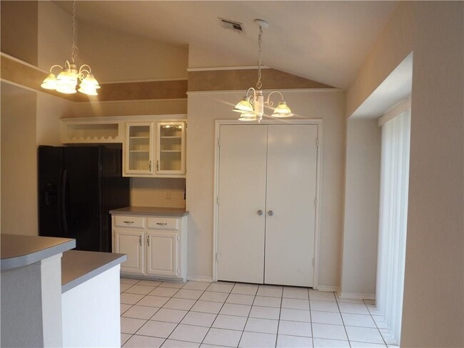 Building Photo - 2837 Astor Dr