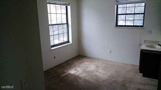 Building Photo - 2855 Shadow Creek Dr