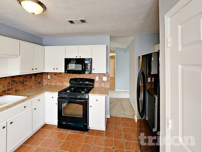 Building Photo - 1680 Rolling Hills Trail SE