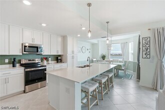 Building Photo - 15375 Grn Acrs Ave