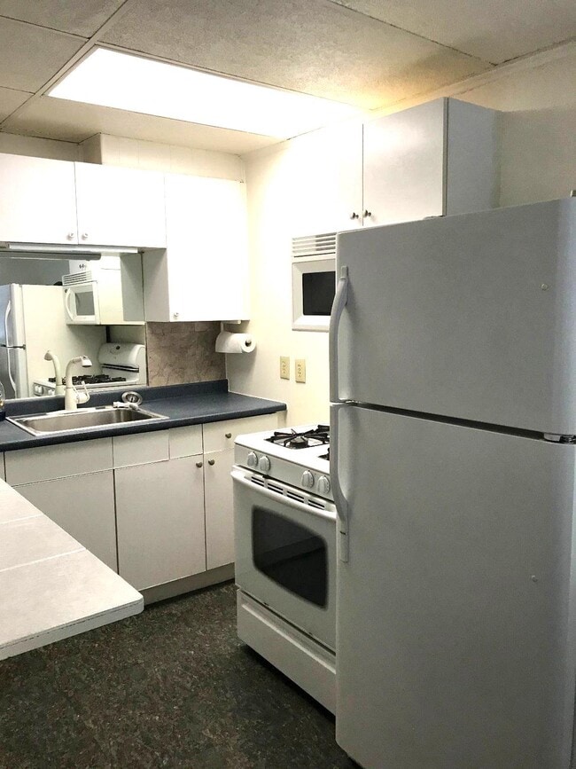 Building Photo - 1923 E Pratt St