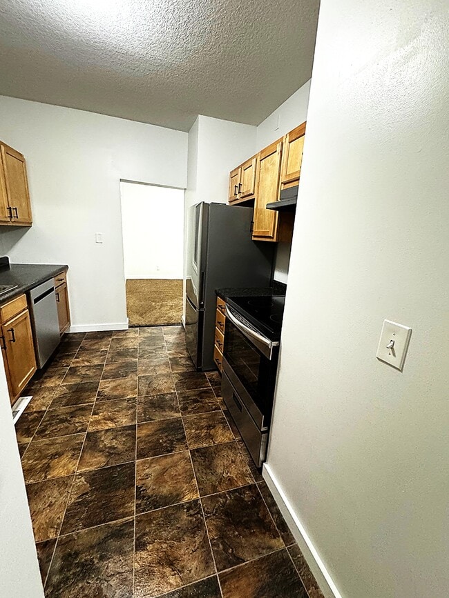 Stainless steel appliances - 6511 Cedar St