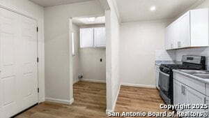 Building Photo - 338 S San Horacio Ave