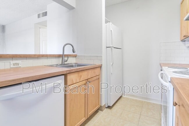 Building Photo - 512 Meadows Cir
