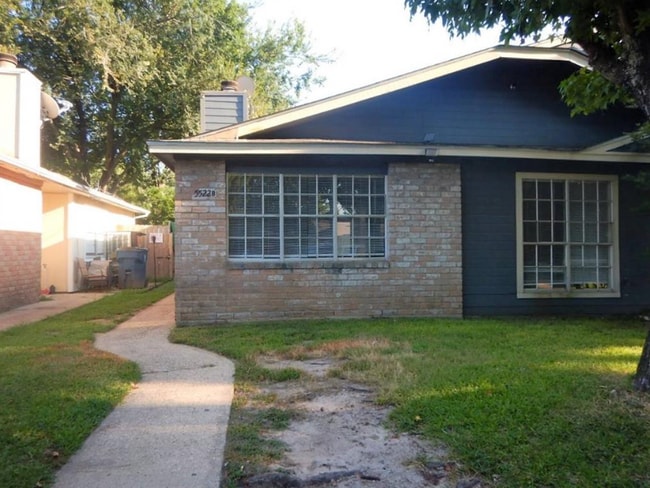 Farley Drive Unit B - Farley Drive Unit B House