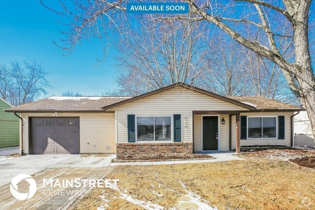 Building Photo - 728 Holiday Dr